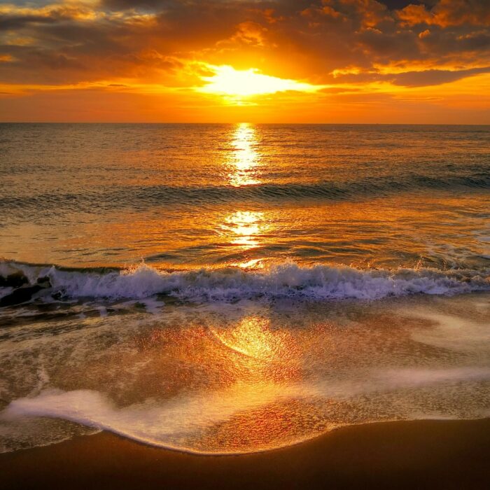 Relaxation Music of Cosmic Energy with the Ocean